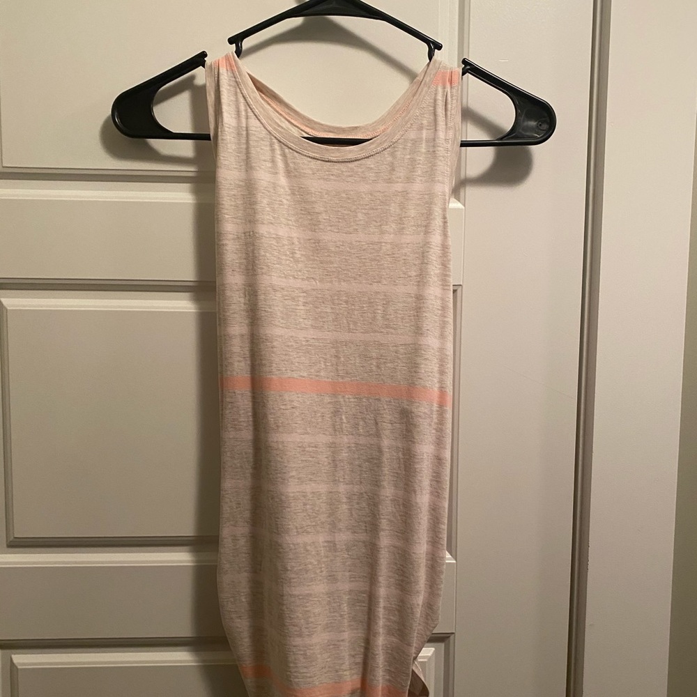 Lululemon tank